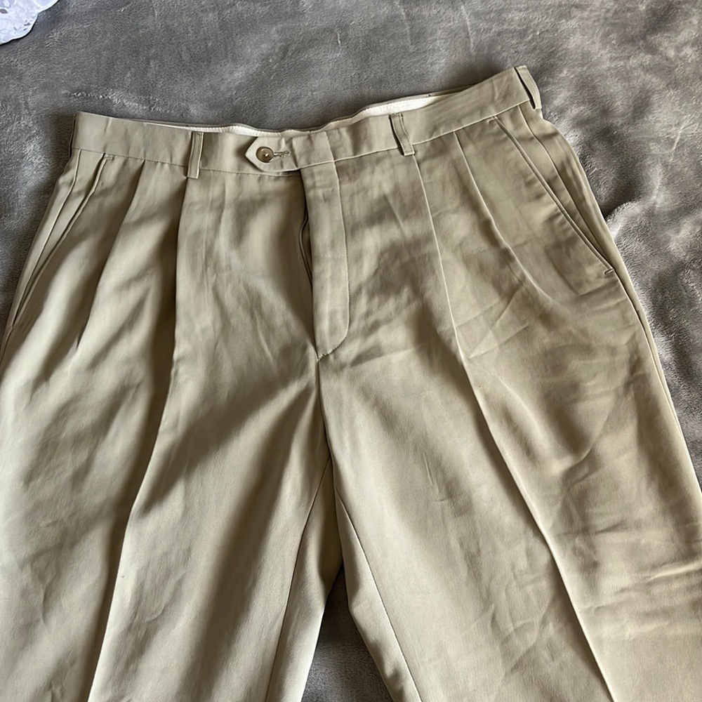 Beige trousers 🧡